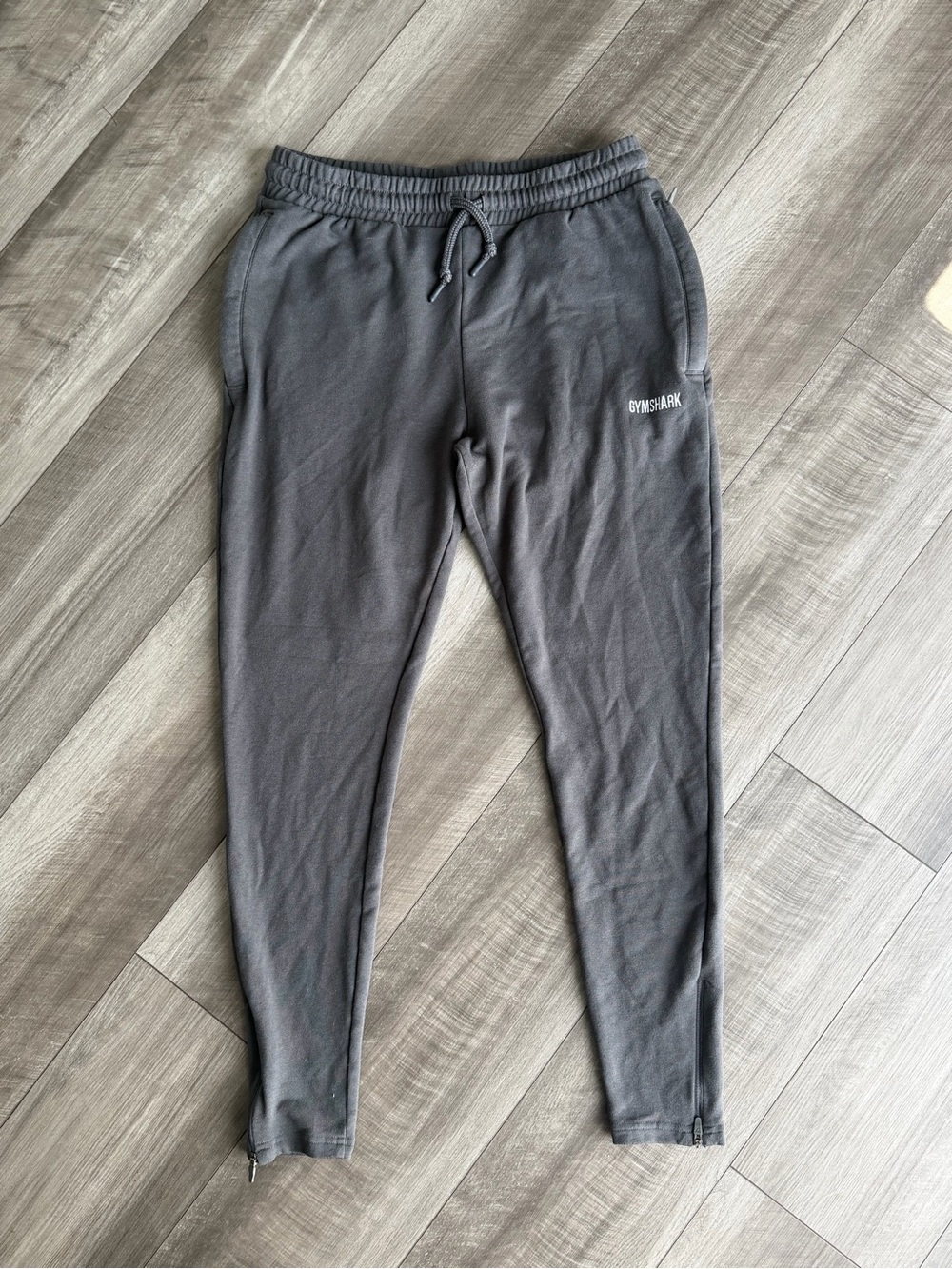 Gymshark Men’s Charcoal Gray Slim Fit Athletic Gym Jogger Sweatpants Size M